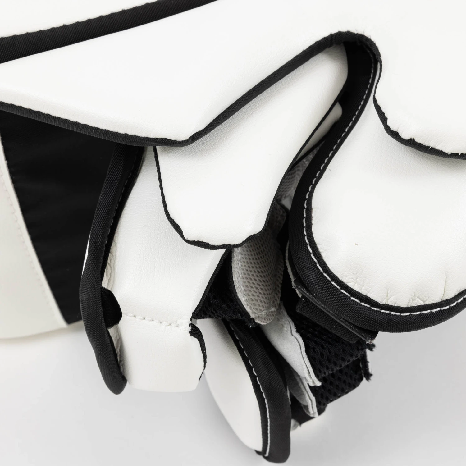 TRUE L87 Senior Goalie Blocker - Domestic 5 TRUE L87 Senior Goalie Blocker - Domestic - Image 5