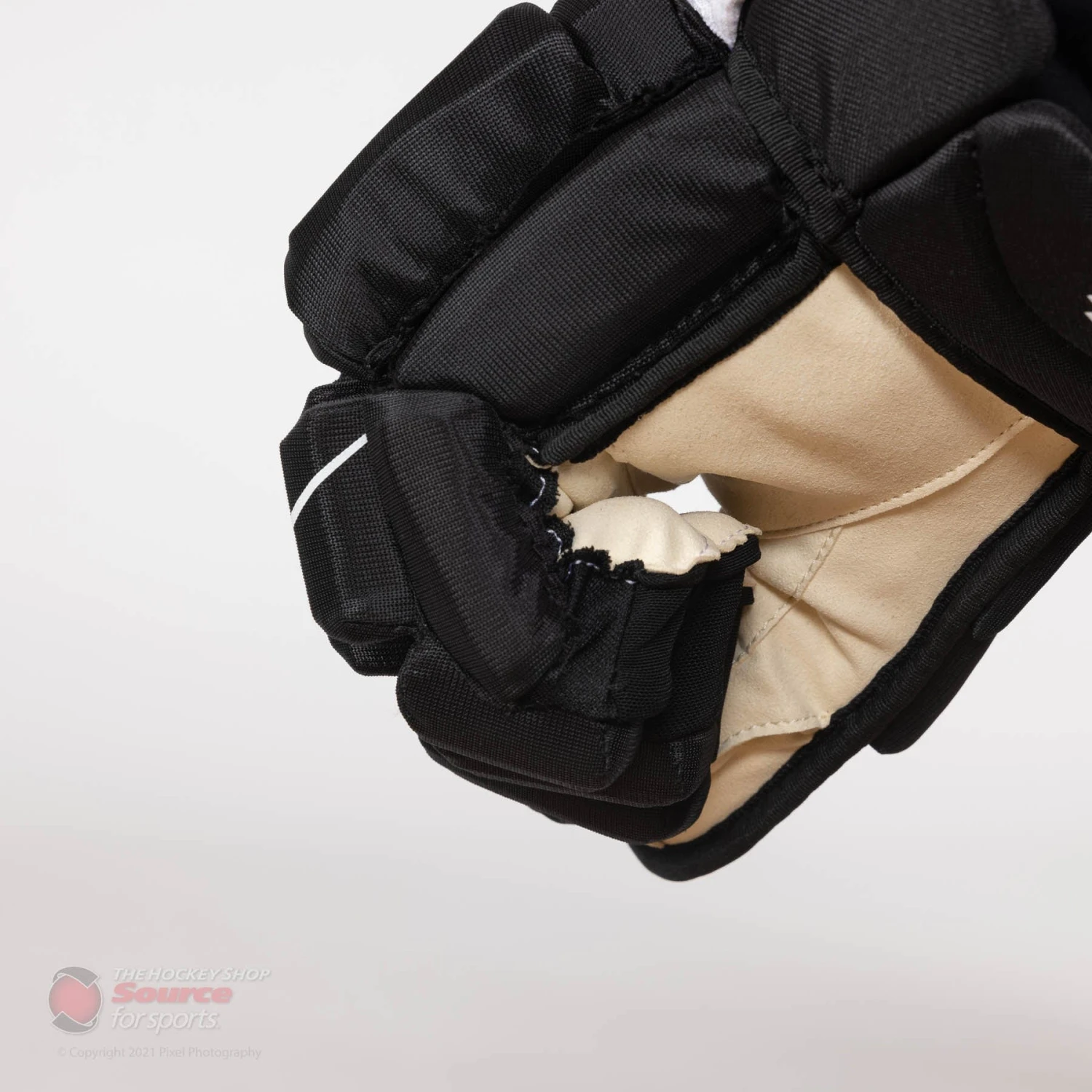 TRUE Catalyst M16 Senior Hockey Gloves S21 10 TRUE Catalyst M16 Senior Hockey Gloves S21 - Image 10