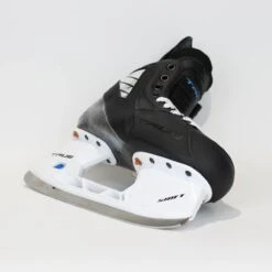TRUE Player Junior Hockey Skates - Pro Stock - Shift Holder - Size 5 -True true hockey skates true player junior hockey skates pro stock shift holder size 5 5 r standard 15186617401410