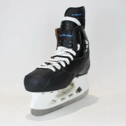 TRUE Player Senior Hockey Skates - Pro Stock - Edge Holder - Beige Liner - Size 9 -True true hockey skates true player senior hockey skates pro stock edge holder beige liner size 9 9 r standard 15187073990722