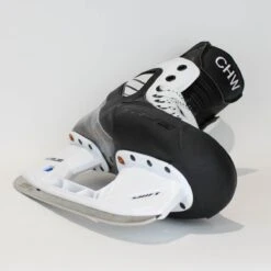 TRUE Player Senior Hockey Skates - Pro Stock - Shift Holder - White Side - "CHW" - Size 7 -True true hockey skates true player senior hockey skates pro stock shift holder white side chw size 7 7 r standard 15187116359746