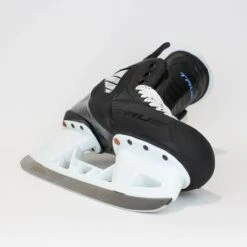 TRUE Player Senior Hockey Skates - Pro Stock - VH Holder - White Felt Tongue - Size 7 -True true hockey skates true player senior hockey skates pro stock vh holder white felt tongue size 7 7 r standard 15186692210754