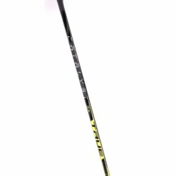 TRUE Catalyst 3X Junior Hockey Stick S21 - 20 Flex -True true hockey sticks true catalyst 3x junior hockey stick 20 flex 28797103079490